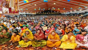 Crowd of devotees gathered to listen to Ram Katha in Shri Nath Bihar Banda