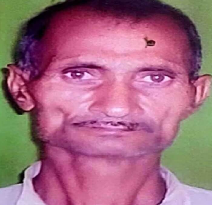Fatehpur: truck crushed farmer to death in front of police post