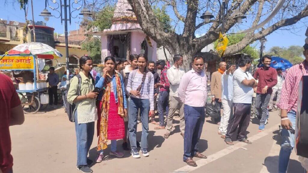 Accident at Maharana Pratap intersection in Banda