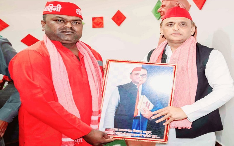 UP: Politics in UP heated up over Ambedkar-Akhilesh poster, BJP-BSP attacked