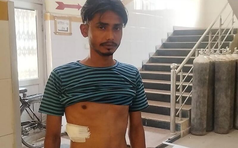 young man sitting at shop was stabbed- one arrested in Banda city 
