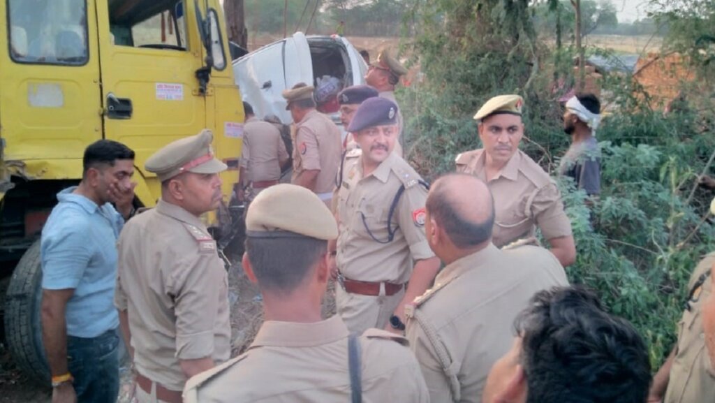 Major accident in Mahoba