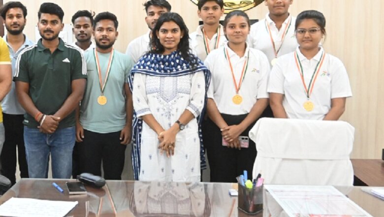 DM जे.रीभा ने शूटिंग चैम्पियनशिप वाले खिलाड़ियों को किया सम्मानित