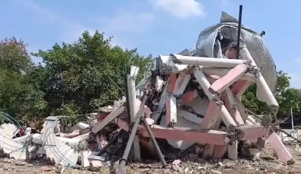 Jal Jeevan Mission corruption-water tank collapsed in Sitapur