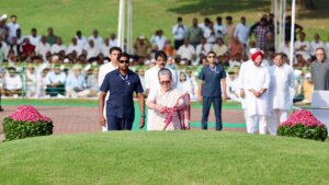 PM Modi, Sonia Gandhi and Rahul Gandhi paid tribute to Pandit Nehru on his death anniversary