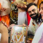 अयोध्या पहुंचे भारतीय क्रिकेटर विराट कोहली-पत्नी के साथ किए रामलला के दर्शन