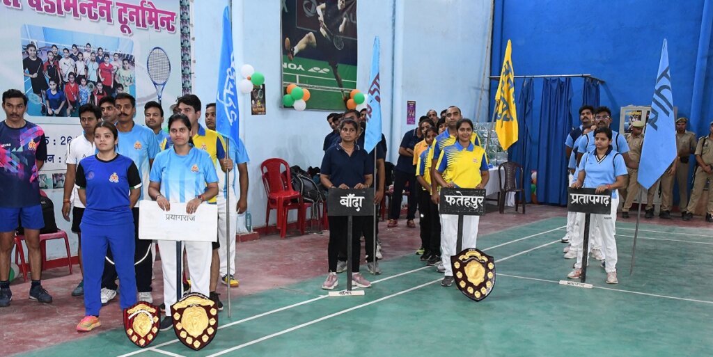 UPPolice: Police teams from 8 districts competed in Banda, ADG praised Players