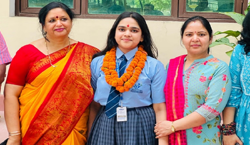 CBSE 12th Topper: Shamli's Savi Jain topped country, scoring 499 marks out of 500