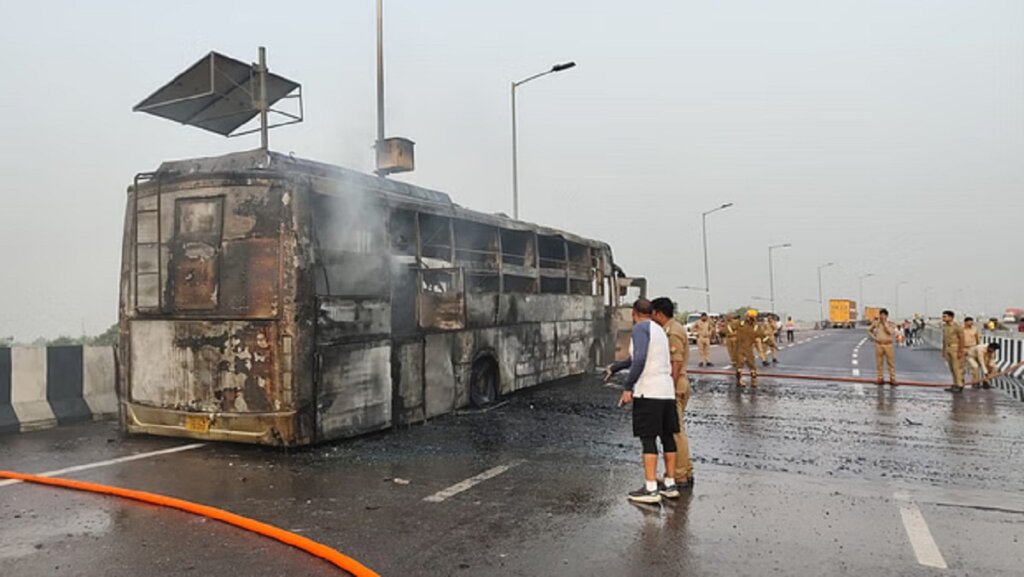 Big incident in Lucknow early in morning, 5 passengers died after being burnt in sleeper bus fire 