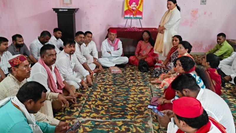 In Banda SP workers celebrated birth anniversary of SahuJi Maharaj