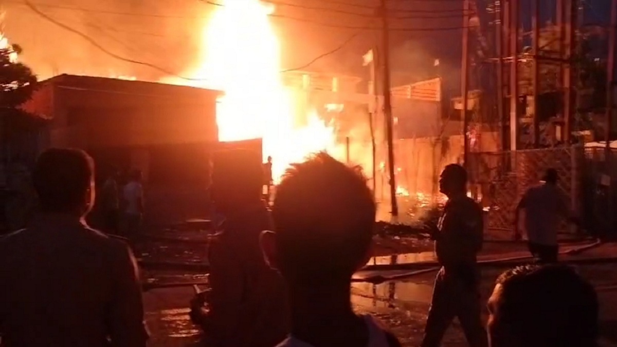 Fire broke out in timber depot in Banda city fire brigade brought it under control 