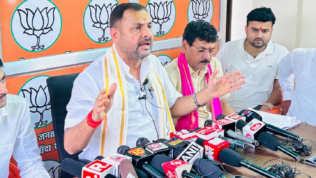 Banda MLA PrakashDwivedi hits back at Zila Panchayat president SunilPatel 