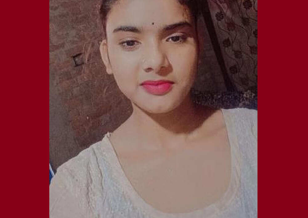 girl Student hanged herself in Banda