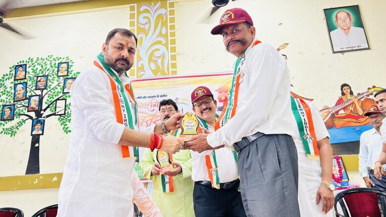 कारगिल विजय दिवस: बांदा विधायक ने बजरंग कालेज में किया पूर्व सैनिकों का सम्मान