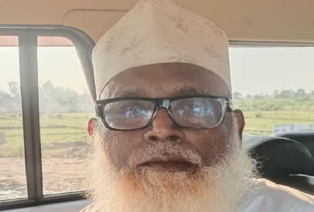 Bulldozer runs on Changur Baba's mansion in Balrampur for conversion