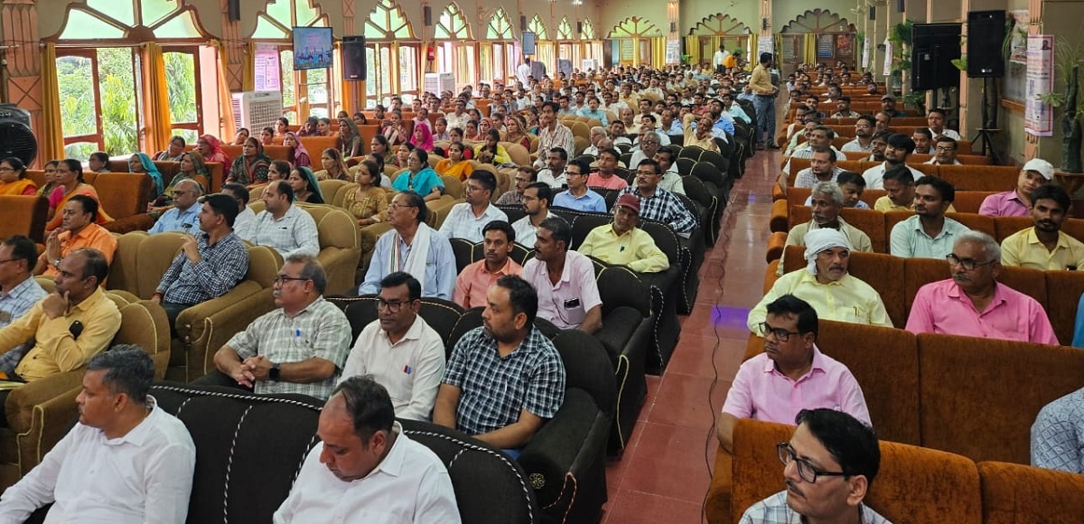 Hamirpur: If administration and society work together then positive change certain-Commissioner