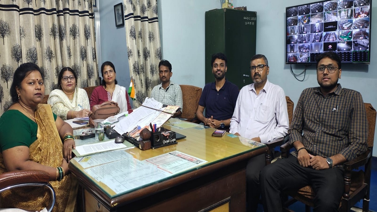 Muslim girls banned from wearing burqa in Banda Women's Degree College