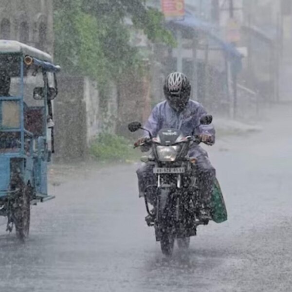 Weather: यूपी में आज से मौसम का यू टर्न, इन 18 जिलों के लिए अलर्ट
