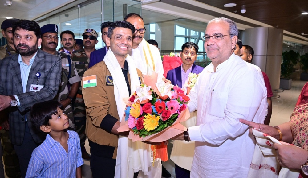 Shubhanshu Shukla reached Lucknow-welcomed from airport to whole country 