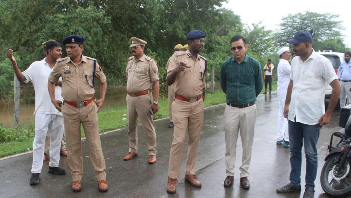 Flood in Banda! DIG-Commissioner and DM-SP visited areas 