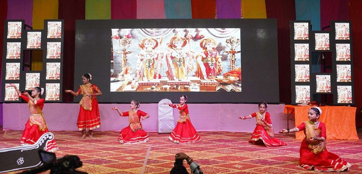 "Ramayanaam" Kathak dance drama mesmerized everyone at Banda Ganesh Festival 
