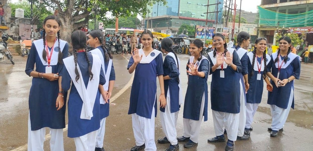 Huge Tiranga Yatra in Banda-Officials led