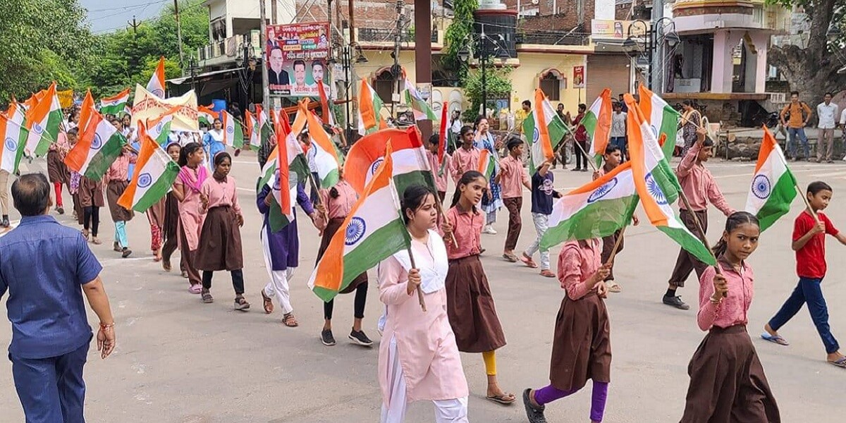 Huge Tiranga Yatra in Banda-Officials led