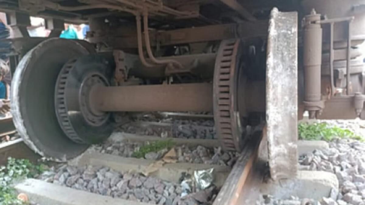 Rail accident in Kanpur- coaches of Jansadharan Express derailed- train operations halted
