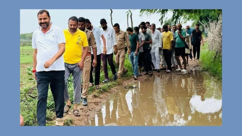 बांदा सदर विधायक ने अतिवृष्टि प्रभावित कई गांवों का किया दौरा