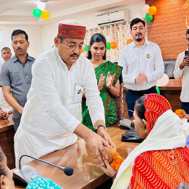 Independence Day 2025: Minister hoisted flag at Collectorate in Banda