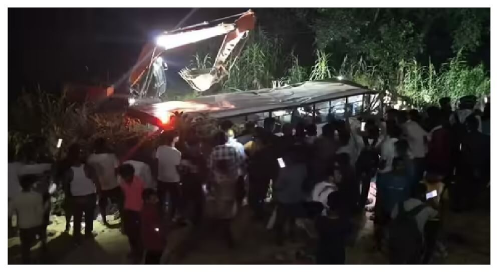Big news: Roadways bus overturned in Lucknow-5 dead-many feared trapped