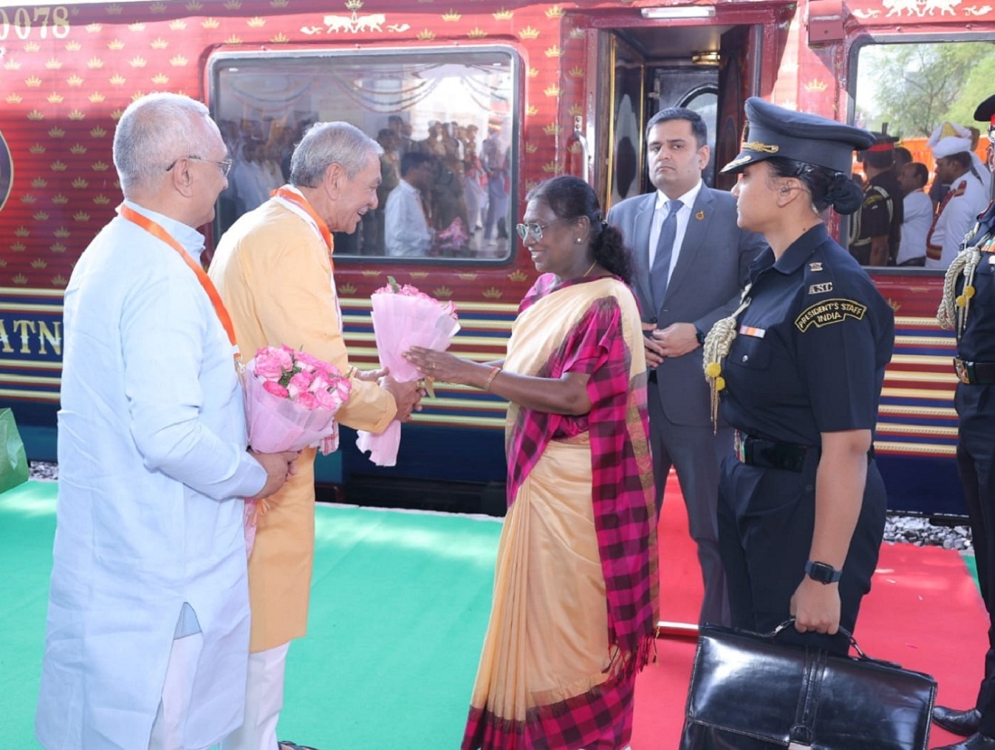 UP: Neither Governor nor Chief Minister went to welcome President-Congress raised questions