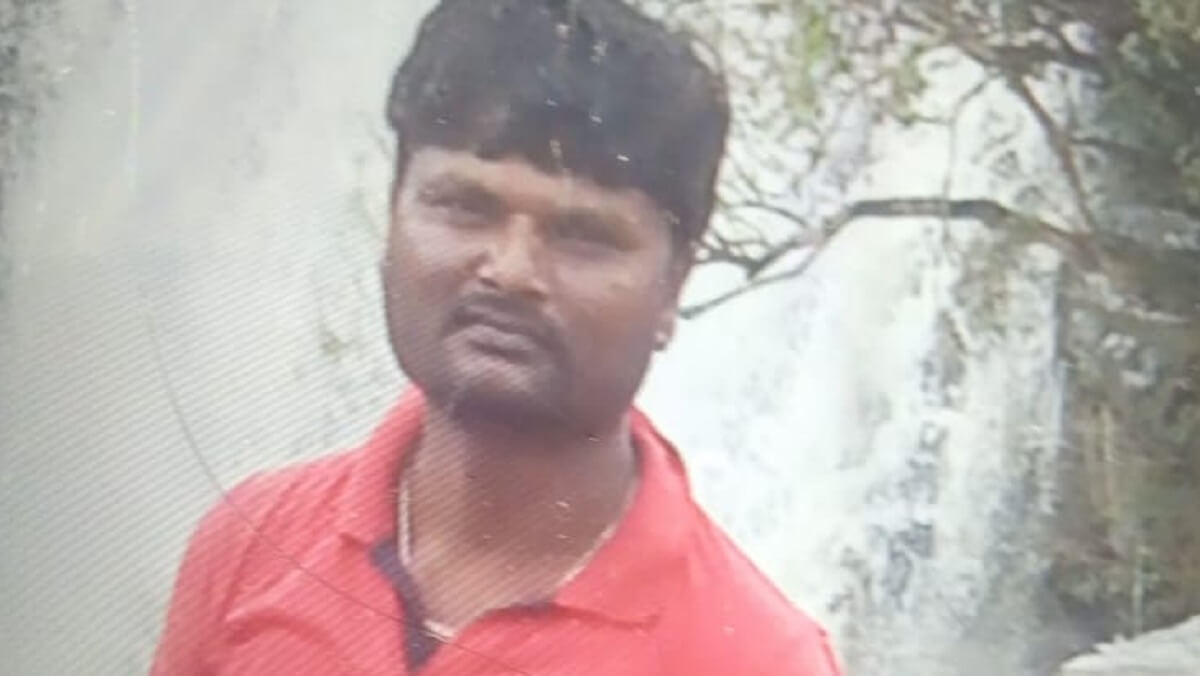 Banda-Hamirpur: High speed bike collides with cattle, one dead-other in critical condition