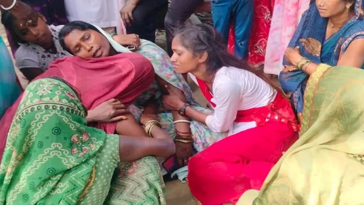 in-UP-husband-and-wife-killed-by-ferocious-wolves Villagers vandalized SDO's car
