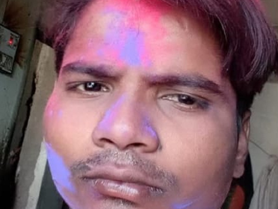 in Banda youth reached home drunk then hanged himself