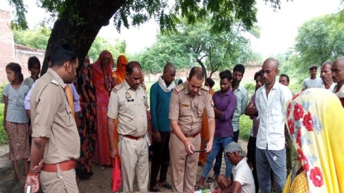 woman-was-murdered-by-slitting-her-throat-in-banda-her-husband-said-this