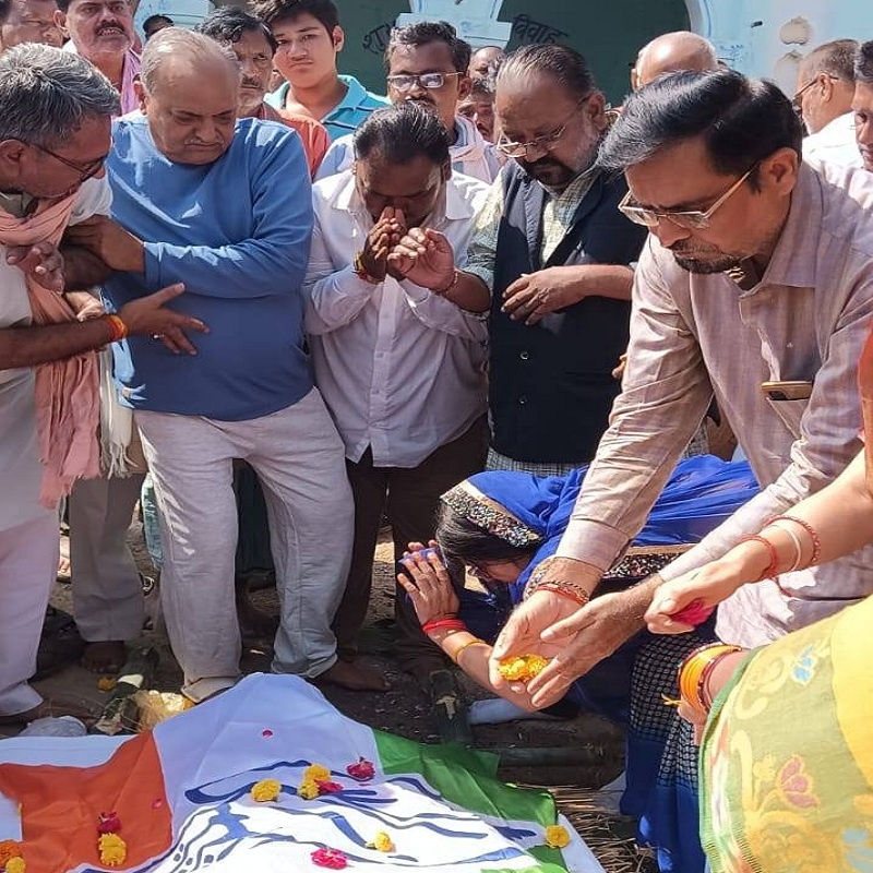 in Banda Congress leader Vivek Dwivedi passes away-wave of grief