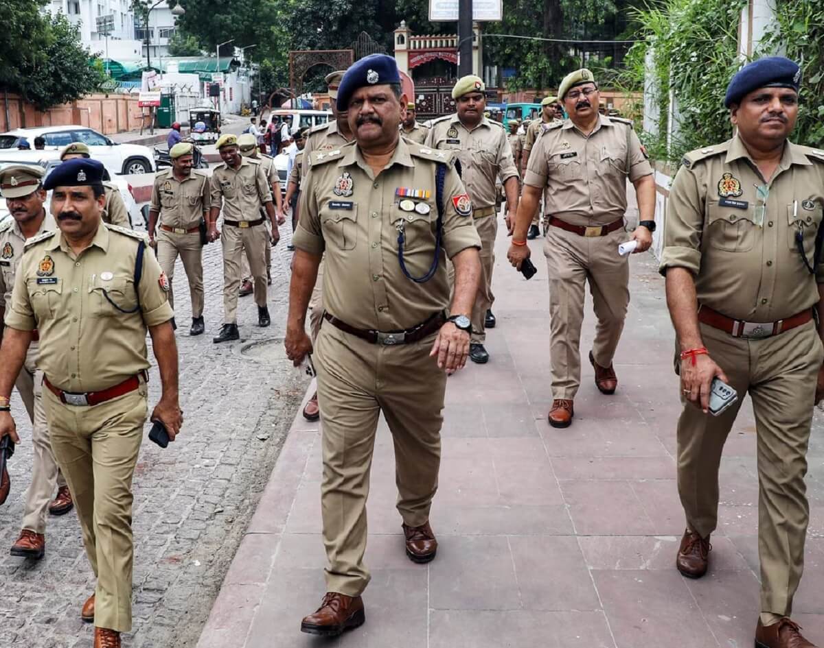 UP: SP delegation's entry blocked in Bareilly-Mata Prasad Pandey placed under house arrest-Iqra and Malik also...