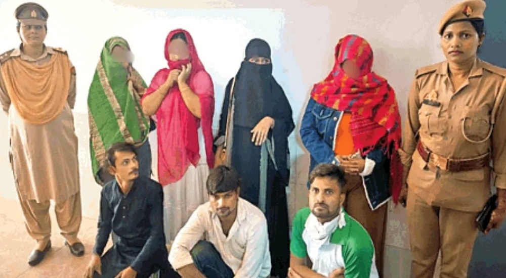 UP: Sex racket in rented house-customers coming from Just Dial