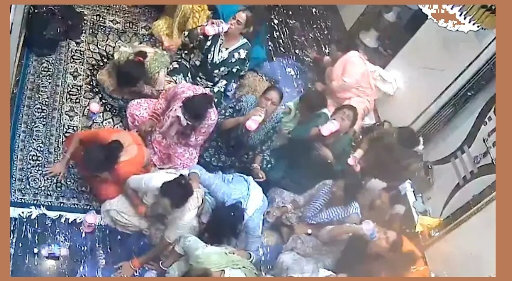 in Indour 24 transgender women drank phenol together suffering from rape-blackmailing