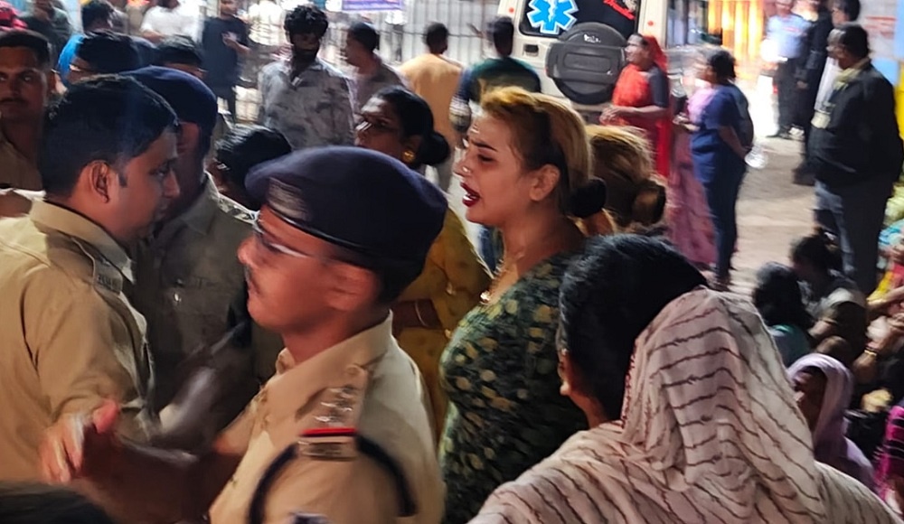 in Indour 24 transgender women drank phenol together suffering from rape-blackmailing