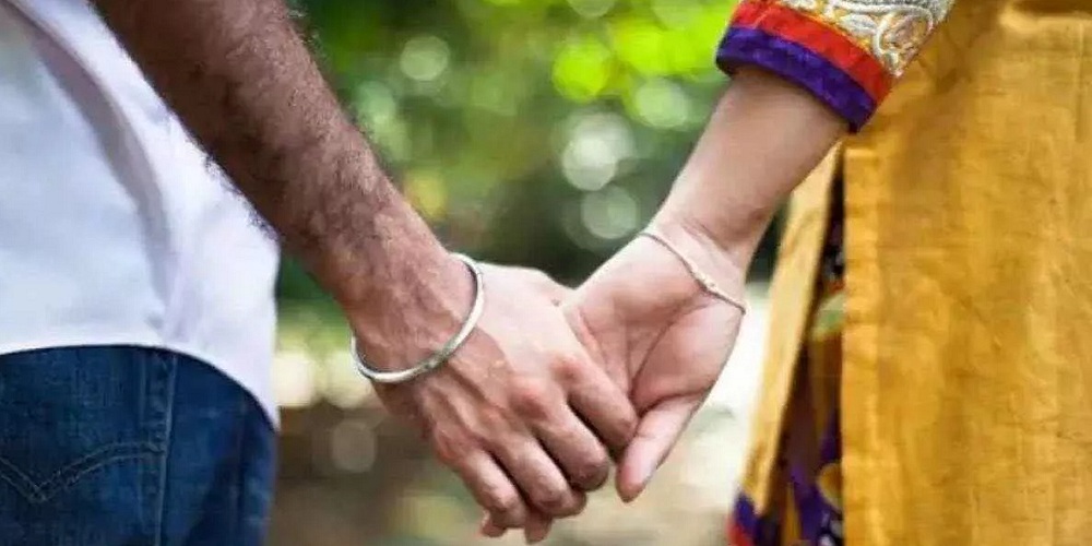 20-year-old lover and 35-year-old married girlfriend-commit suicide in Bijnor