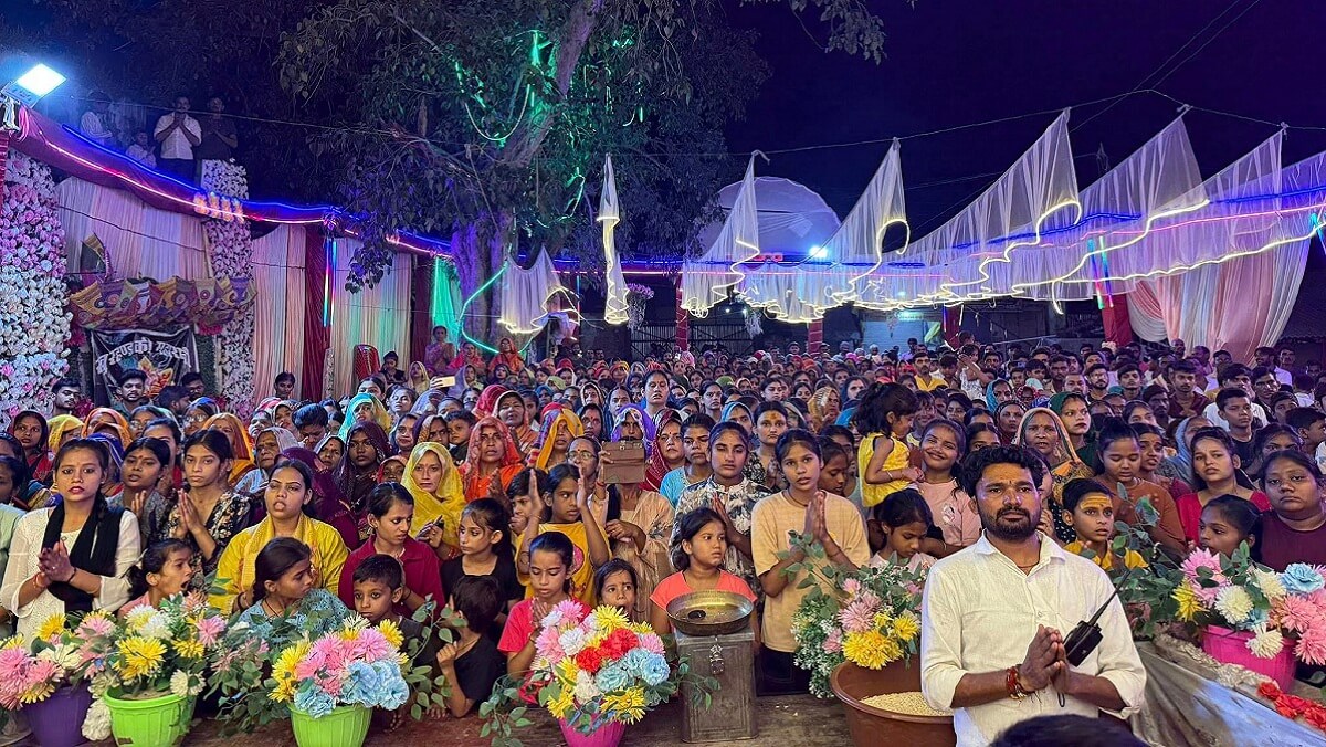 Banda: Immersion of Maa Durga idol...devotees bid farewell to Mata Jagadamba with moist eyes