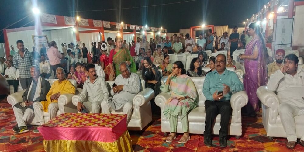 Minister Sanjay Nishad inaugurated Swadeshi Fair at JN College in Banda