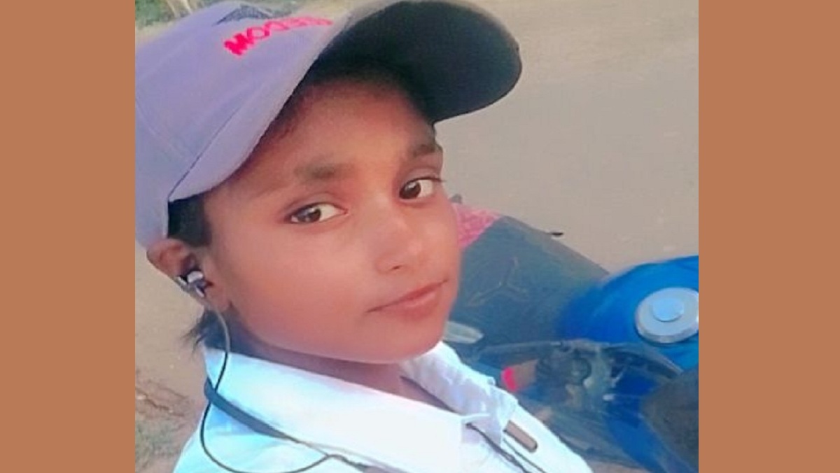 Banda News: Minor girl commits suicide by hanging herself