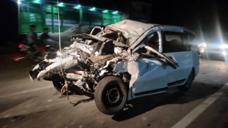 यूपी में बड़ा हादसा, मां-पिता और दो बेटों समेत 8 लोगों की मौत-बिठूर से लौट रहा था परिवार