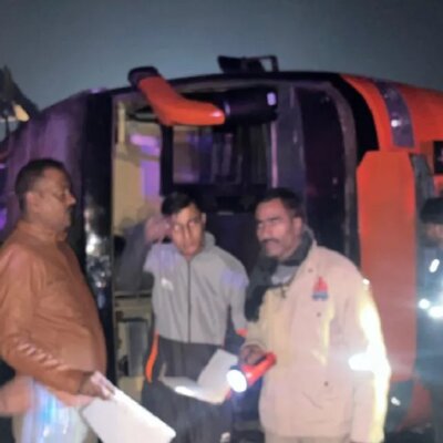 कानपुर में बड़ा हादसा, आगरा-लखनऊ एक्सप्रेसवे पर डबल डेकर बस पलटी, 3 यात्रियों की मौत-कई घायल