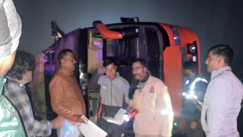 कानपुर में बड़ा हादसा, आगरा-लखनऊ एक्सप्रेसवे पर डबल डेकर बस पलटी, 3 यात्रियों की मौत-कई घायल