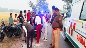 Horrific accident in Banda two people including motherinlaw and soninlaw died two people were referred to Kanpur