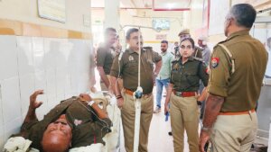 Daroga and female constable injured in accident in Banda